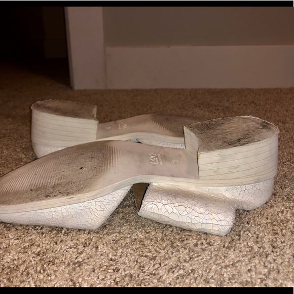 LOQ Leather Mules - Picture 3 of 7